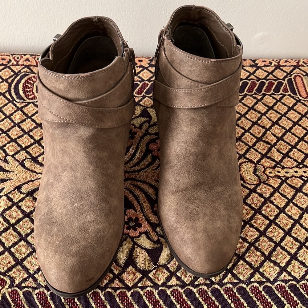 Indigo Rd Ankle Booties. #22. - Picture 10 of 10